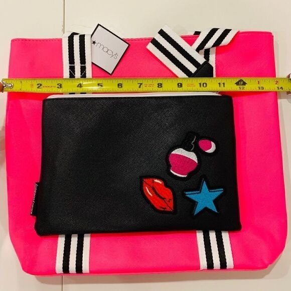 Pink Tote with make-up bag made for Macy’s. - Picture 2 of 5